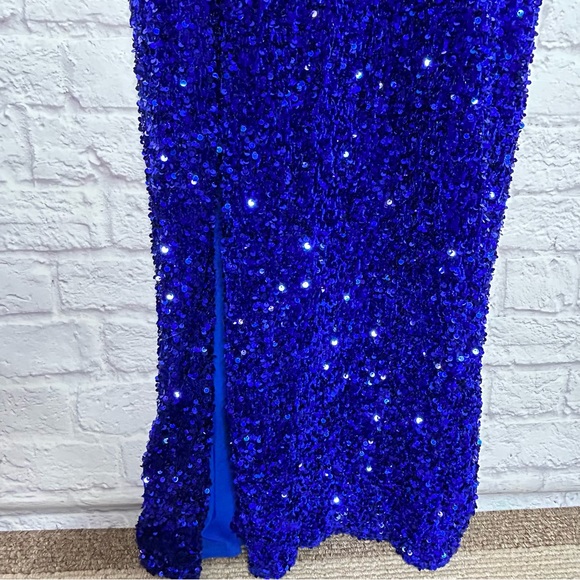 Moda Glam 'Dita Strapless Sequin Embellished Velvet Gown in Royal Blue - Picture 11 of 16